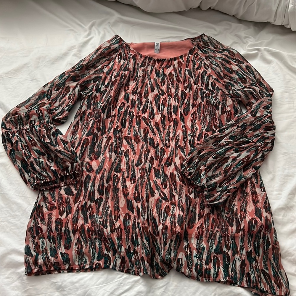 Ezra feather patterned tunic top. Sz L